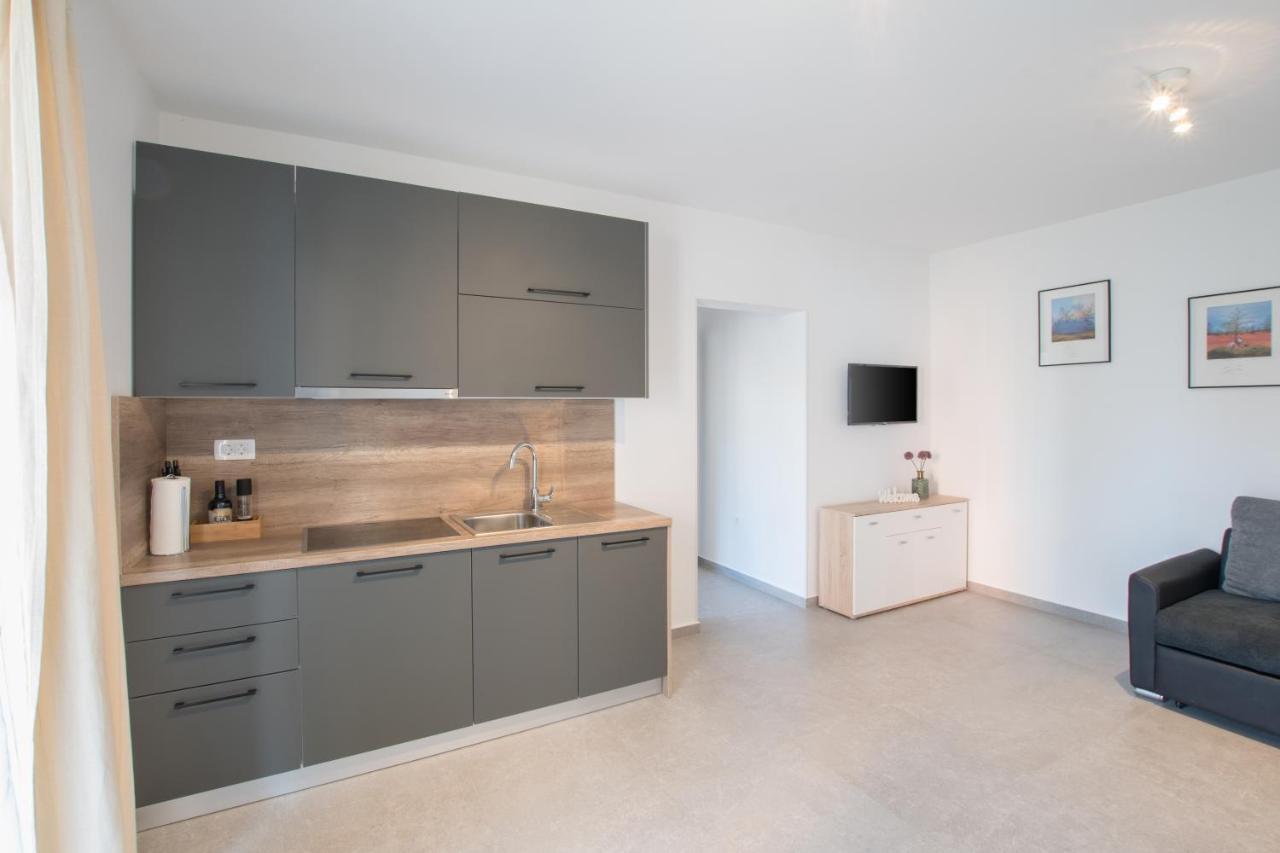 Apartments Lirio Умаг Экстерьер фото